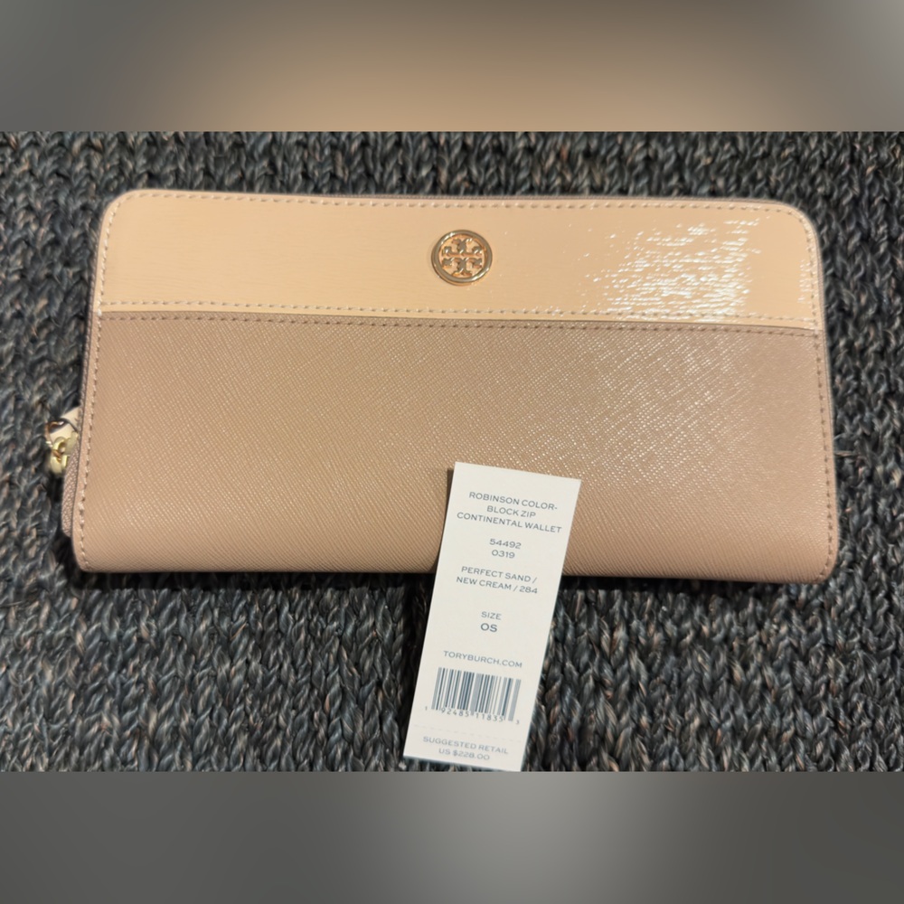 Tory Burch Robinson Color-Block Zip Continental Wallet. NWT.